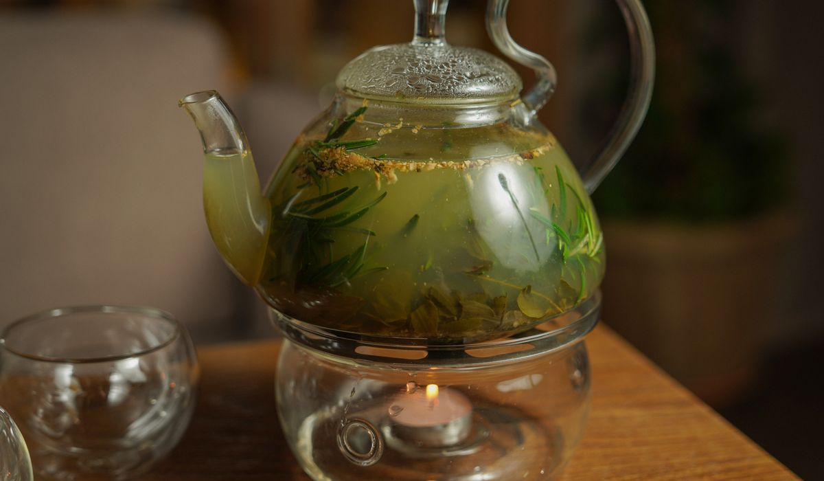 Making Your Own Natural Room Sprays for Evening